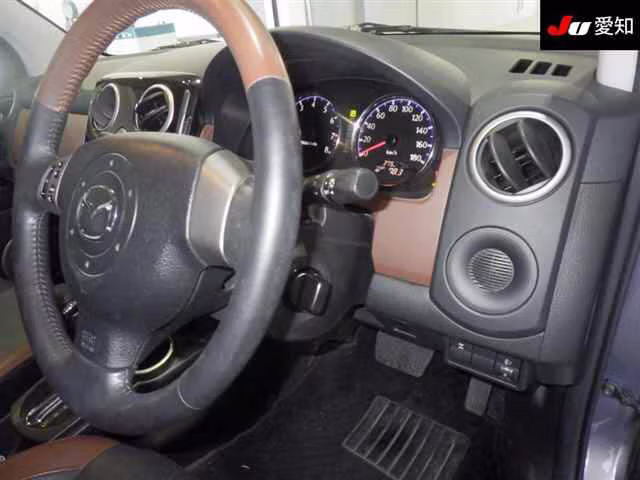 MAZDA VERISA