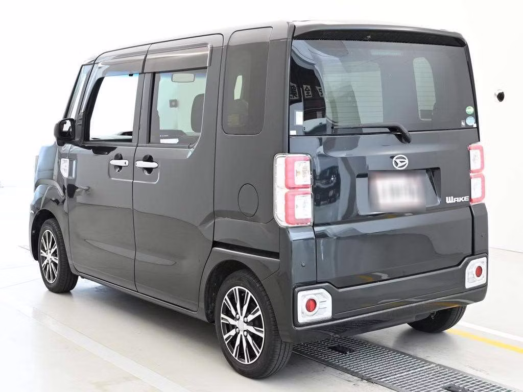 DAIHATSU WAKE