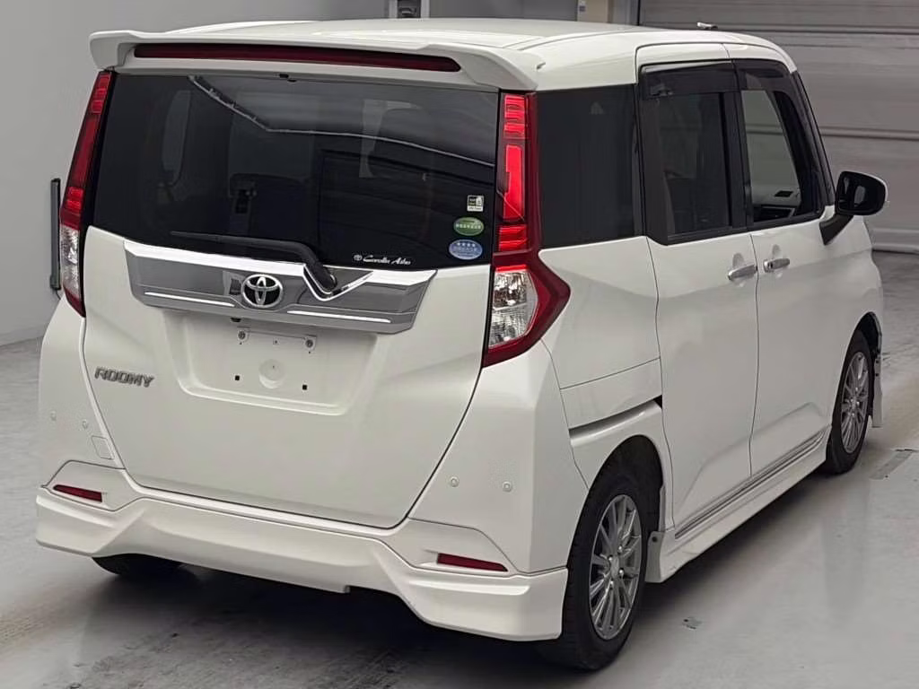 TOYOTA ROOMY