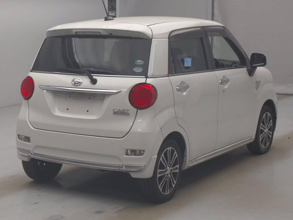 DAIHATSU CAST