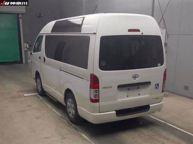 TOYOTA REGIUS ACE