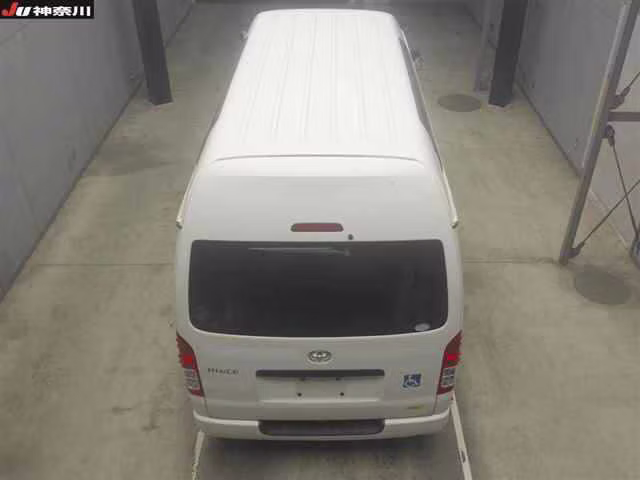 TOYOTA REGIUS ACE