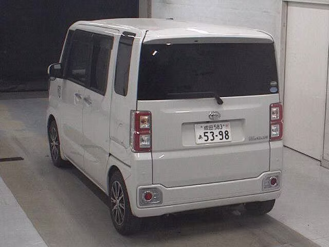 DAIHATSU WAKE