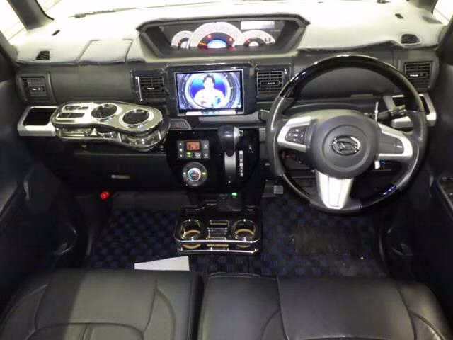 DAIHATSU WAKE