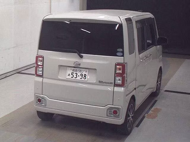 DAIHATSU WAKE