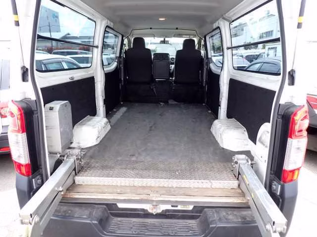 NISSAN NV350 CARAVAN