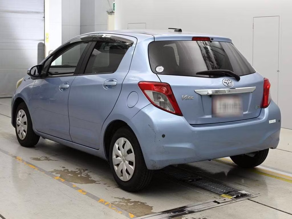 TOYOTA VITZ