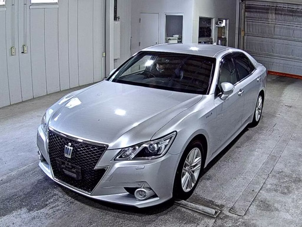 TOYOTA CROWN