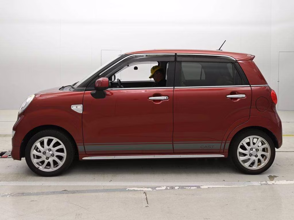 DAIHATSU CAST