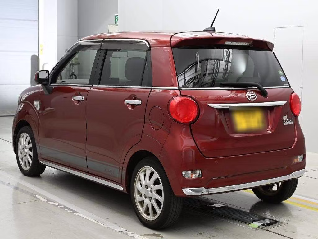 DAIHATSU CAST