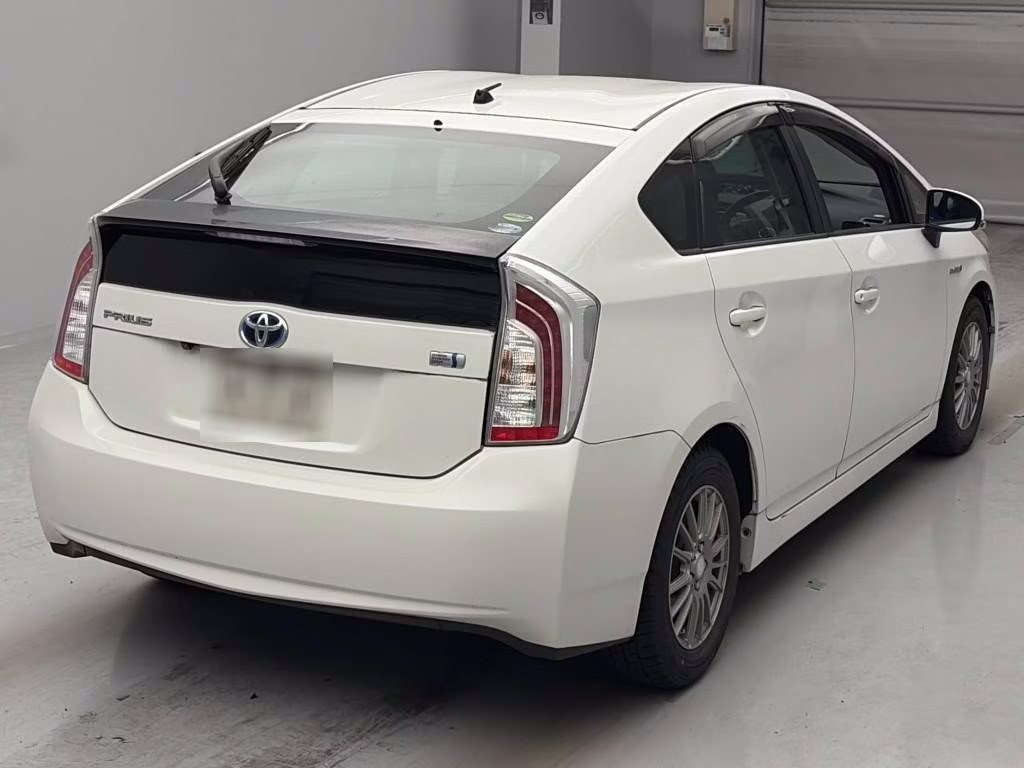 TOYOTA PRIUS