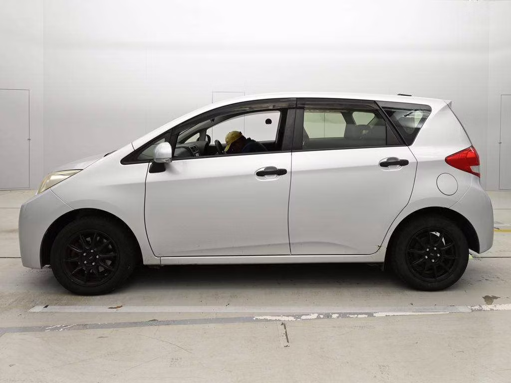 SUBARU TREZIA