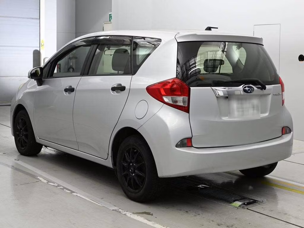SUBARU TREZIA