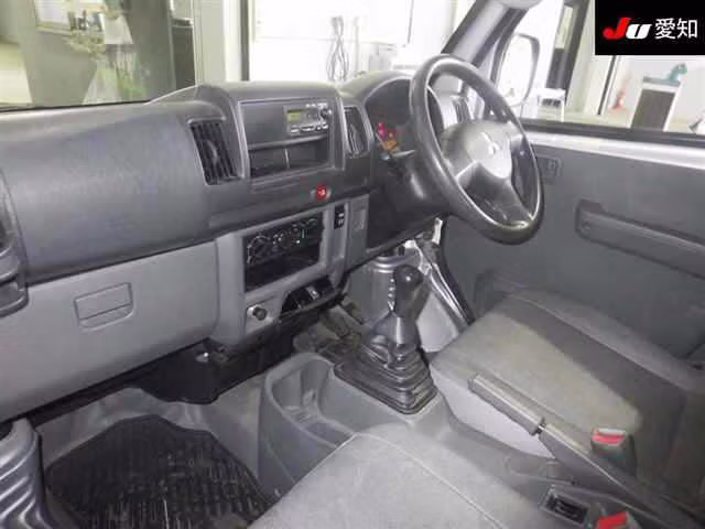 MITSUBISHI MINICAB