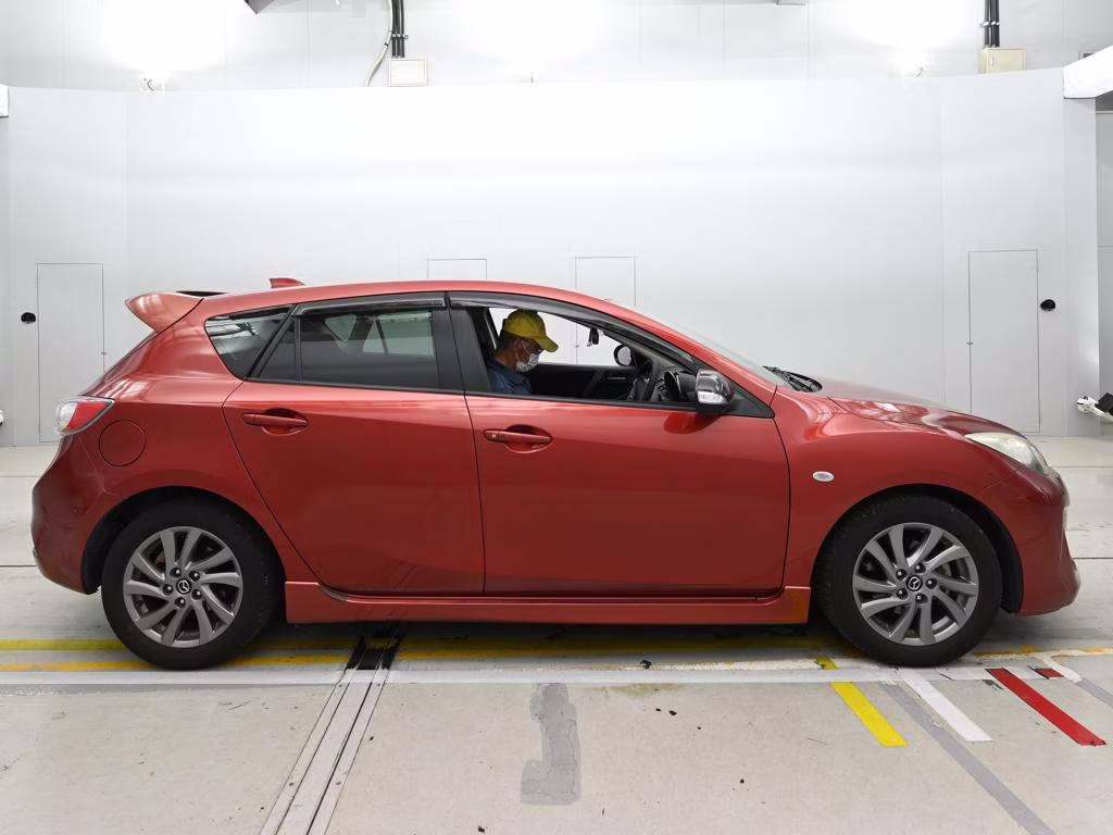 MAZDA AXELA
