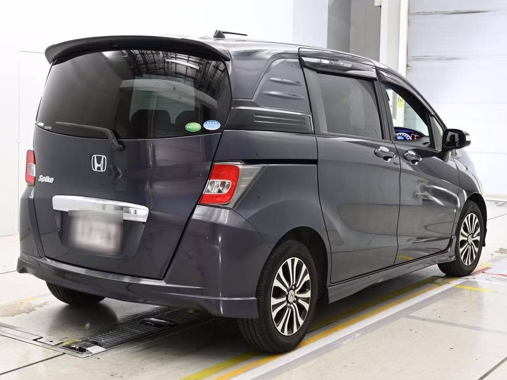 HONDA FREED SPIKE