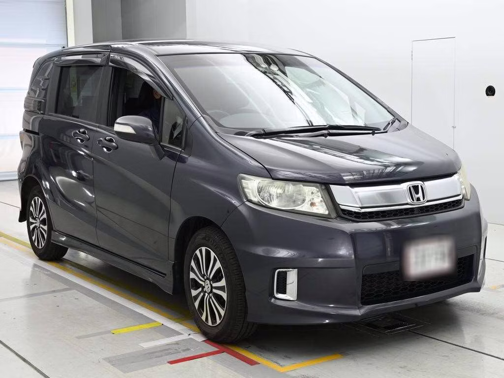HONDA FREED SPIKE