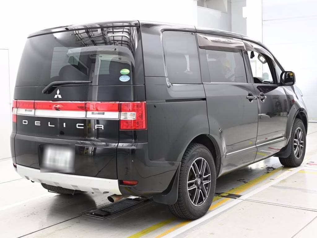 MITSUBISHI DELICA D:5