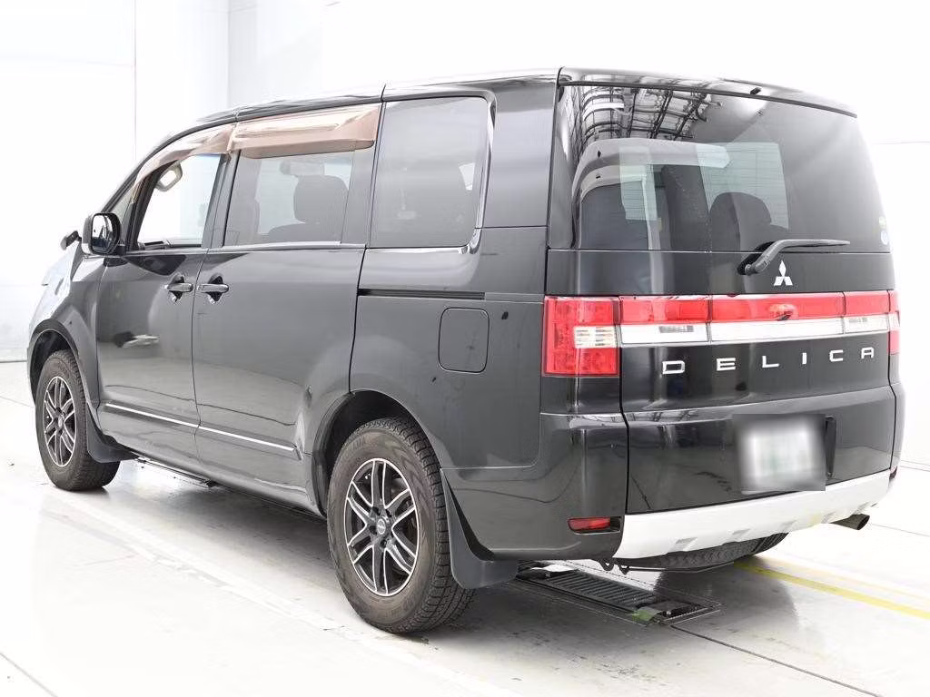 MITSUBISHI DELICA D:5