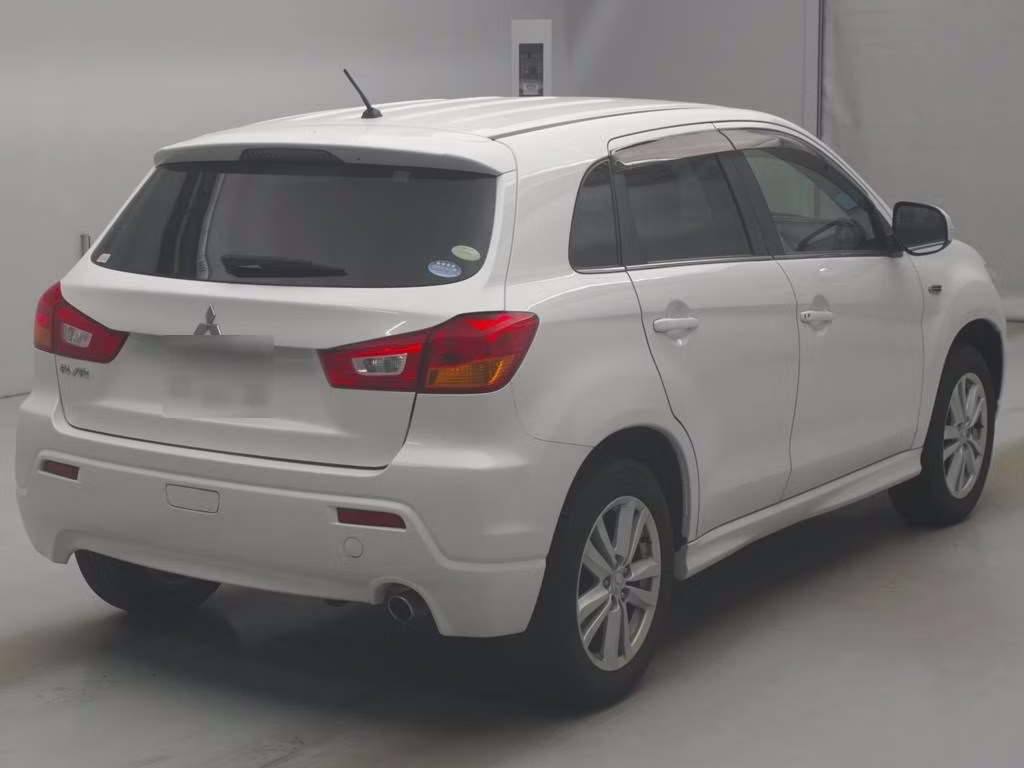 MITSUBISHI RVR