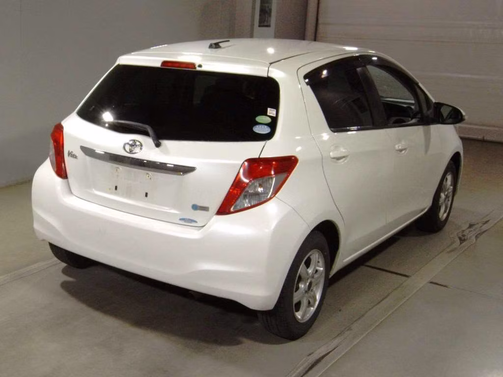 TOYOTA VITZ