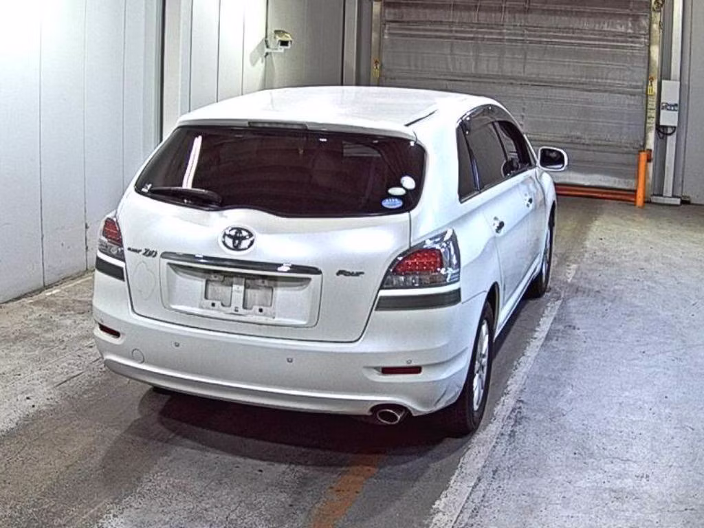 TOYOTA MARK X ZIO
