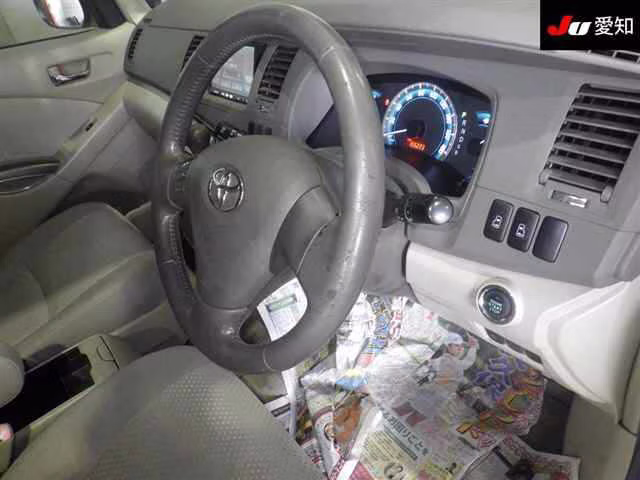 TOYOTA ISIS