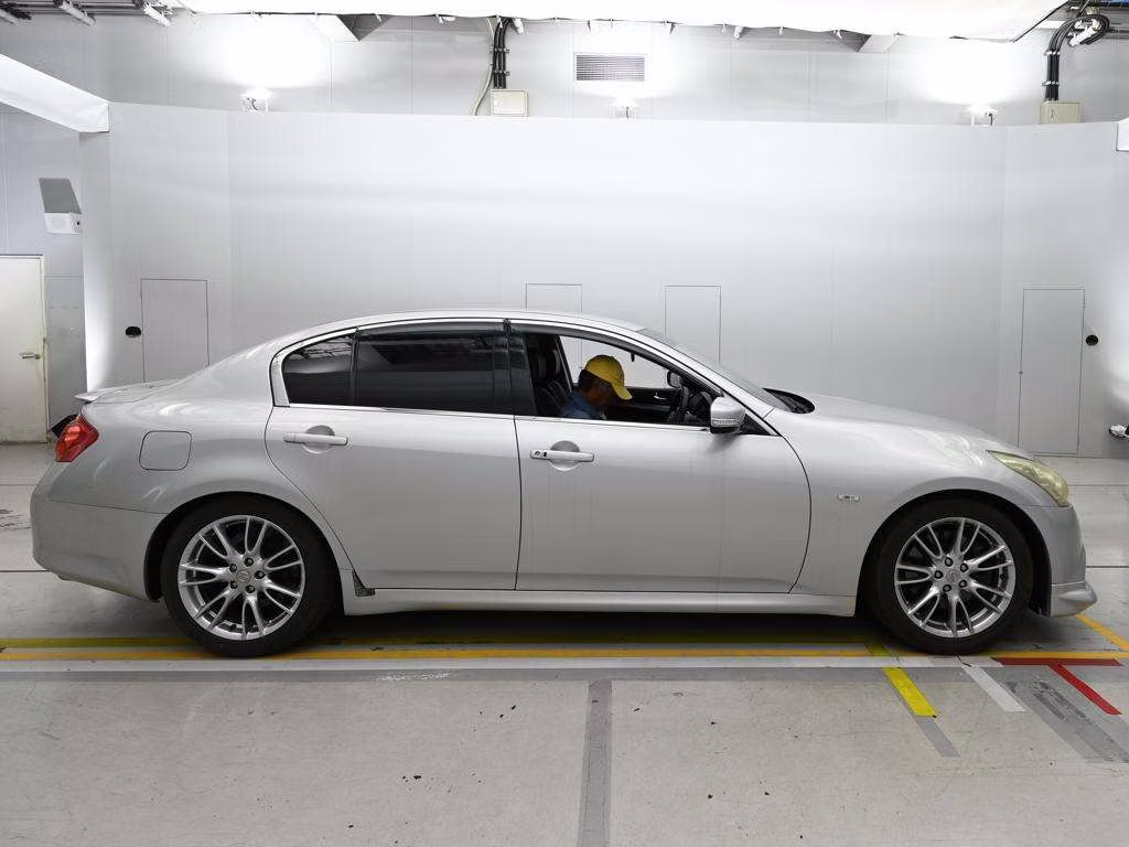NISSAN SKYLINE