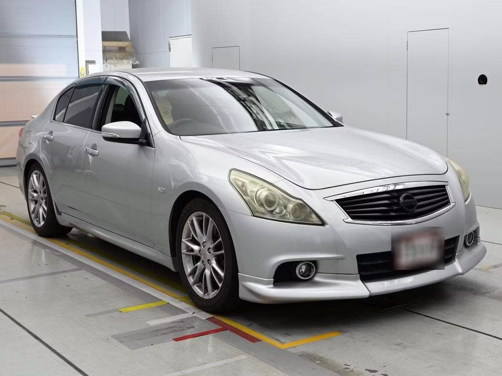 NISSAN SKYLINE