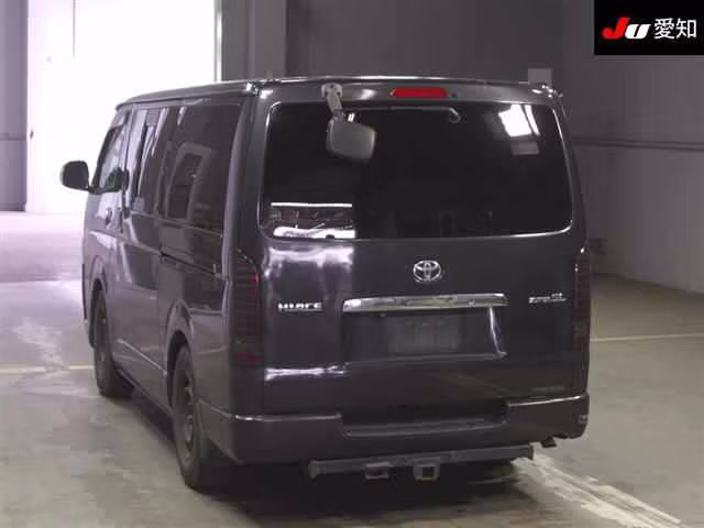 TOYOTA REGIUS ACE