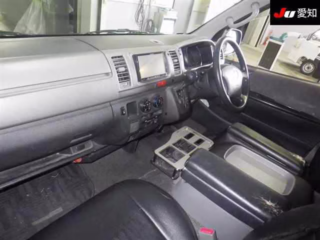 TOYOTA REGIUS ACE