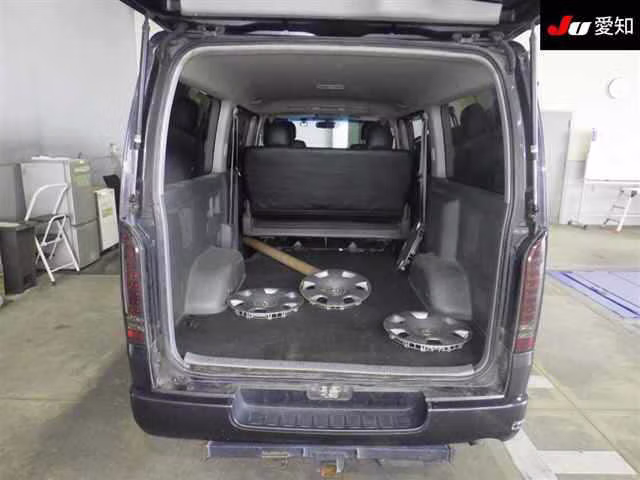 TOYOTA REGIUS ACE