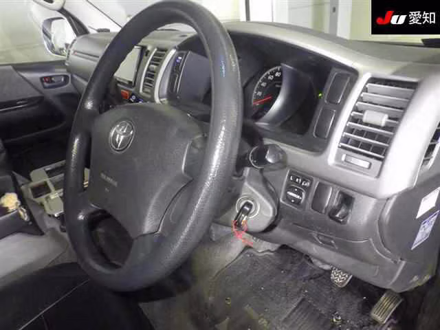 TOYOTA REGIUS ACE