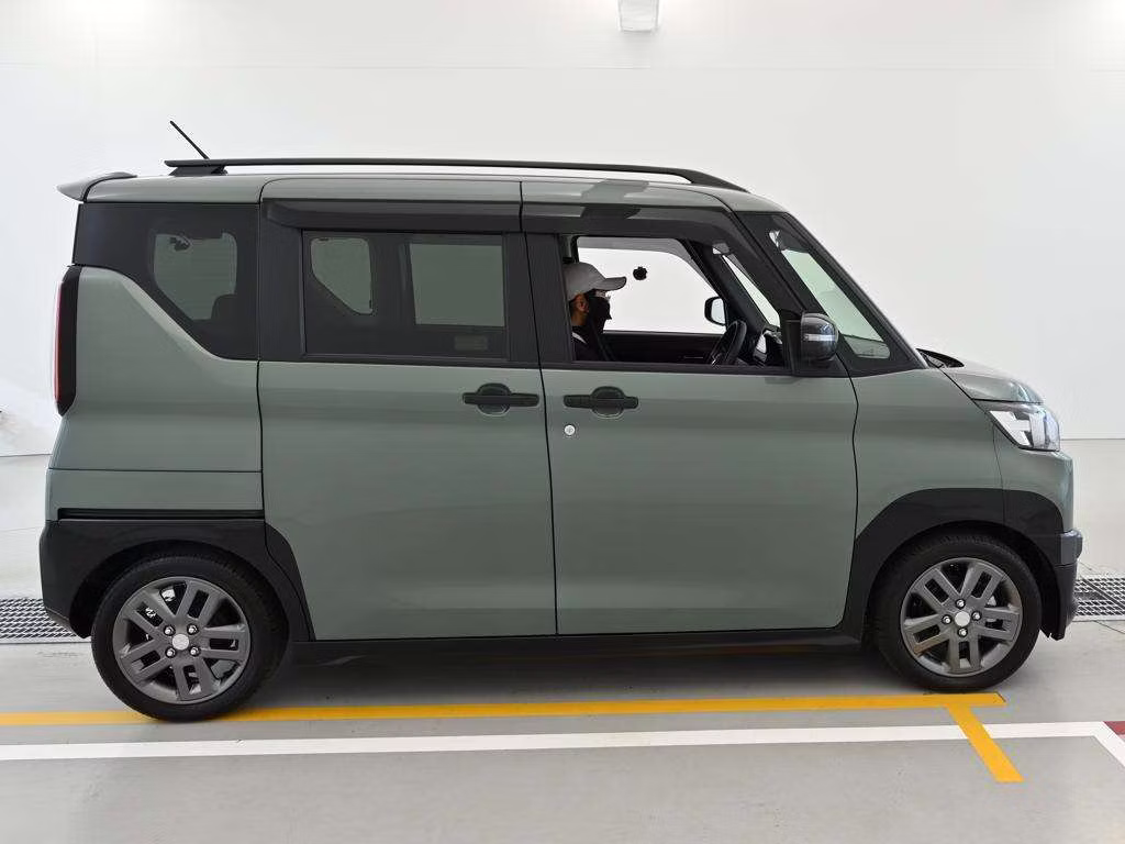 MITSUBISHI DELICA MINI
