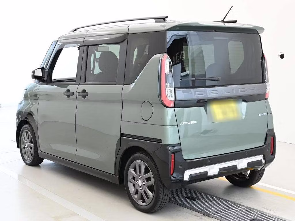 MITSUBISHI DELICA MINI