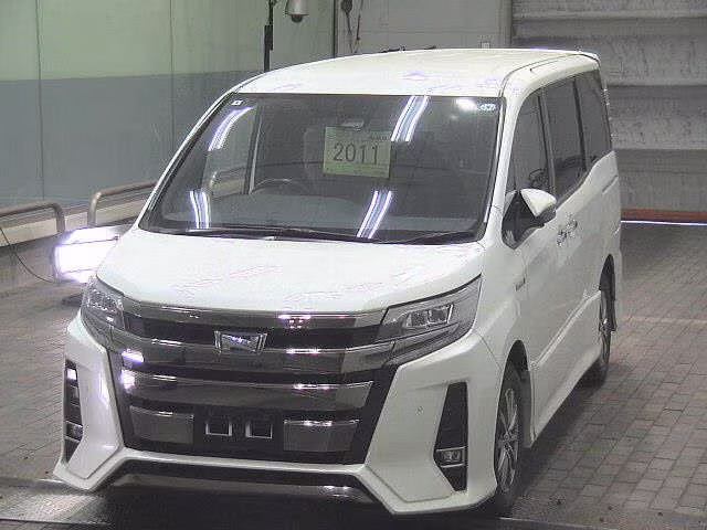TOYOTA NOAH