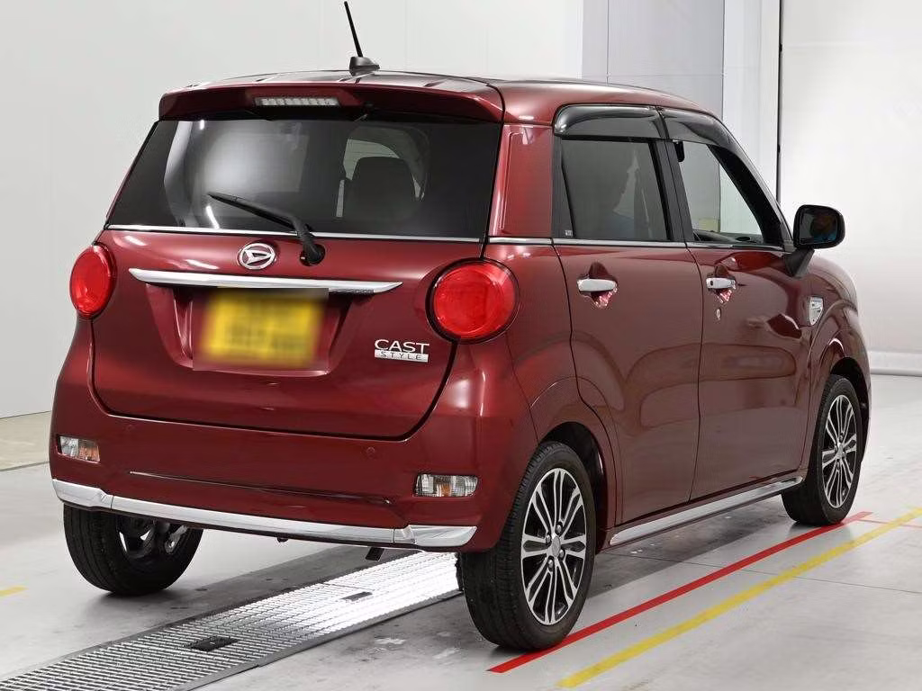 DAIHATSU CAST