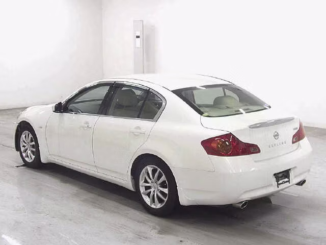 NISSAN SKYLINE