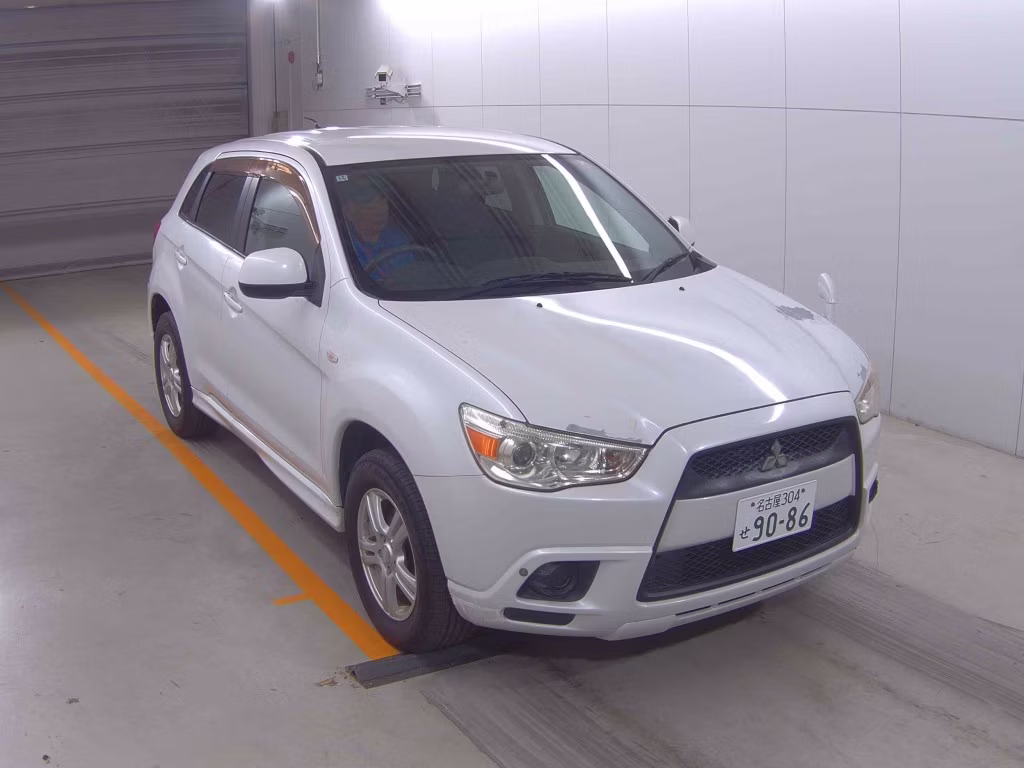 MITSUBISHI RVR