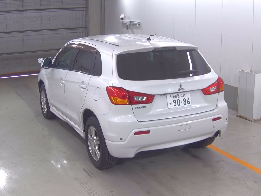 MITSUBISHI RVR