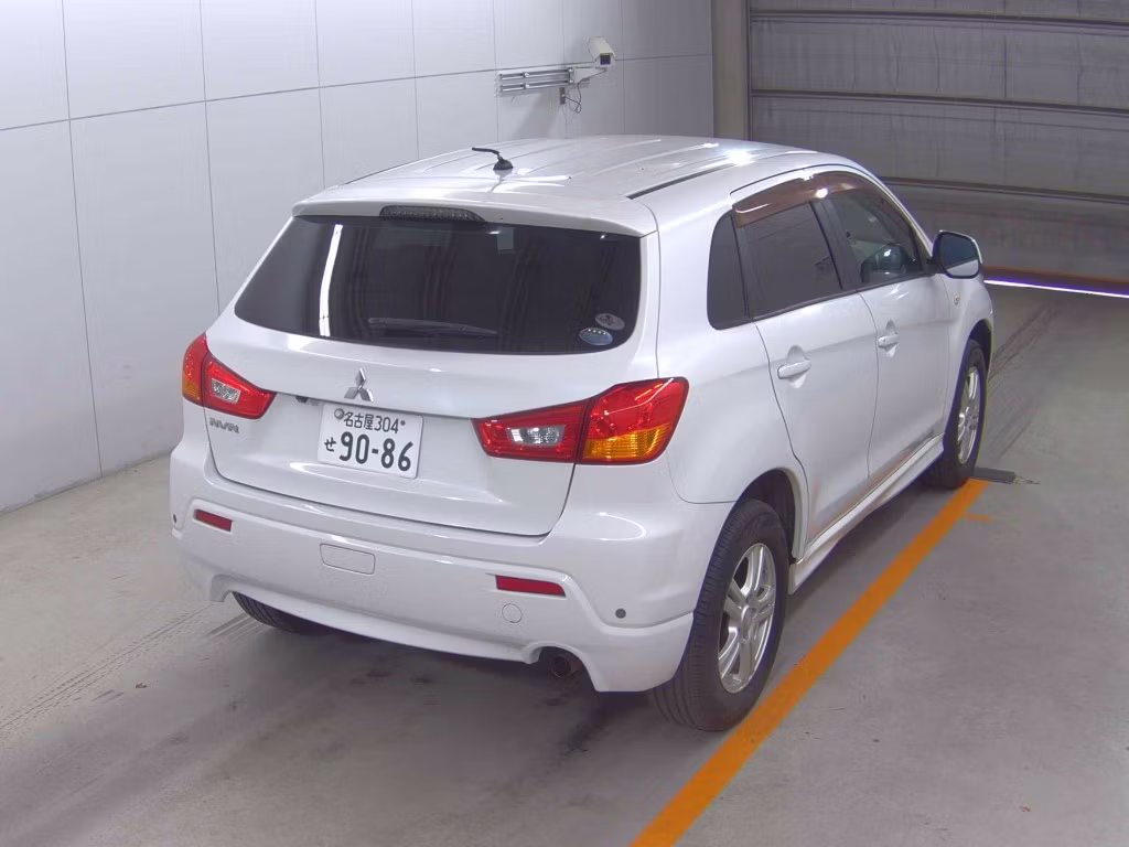 MITSUBISHI RVR