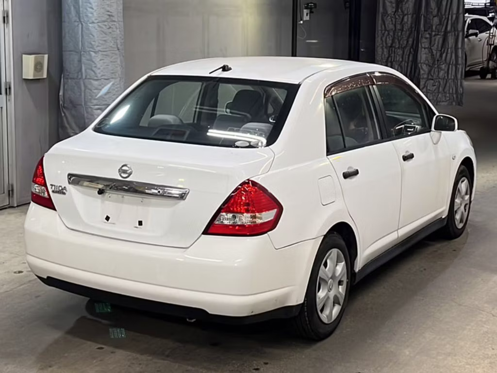 NISSAN TIIDA LATIO