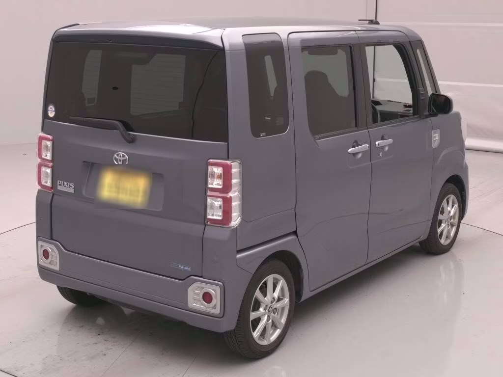 TOYOTA PIXIS MEGA