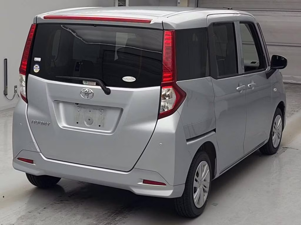 TOYOTA ROOMY