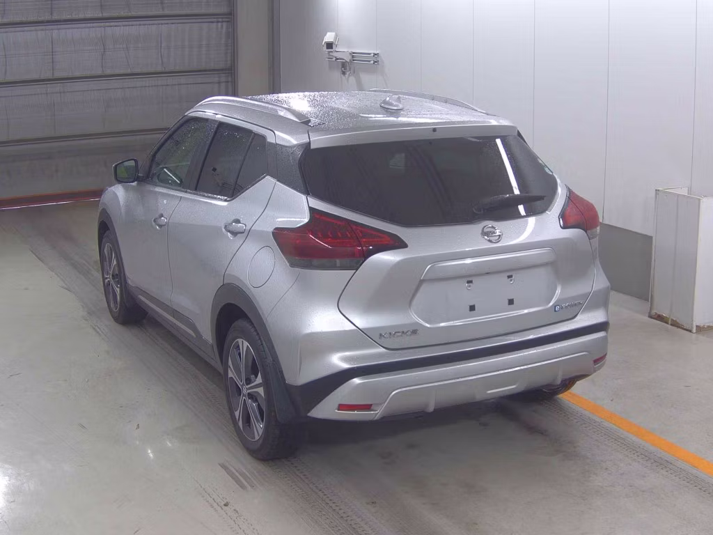 NISSAN KICKS