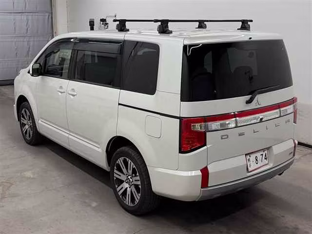 MITSUBISHI DELICA D:5