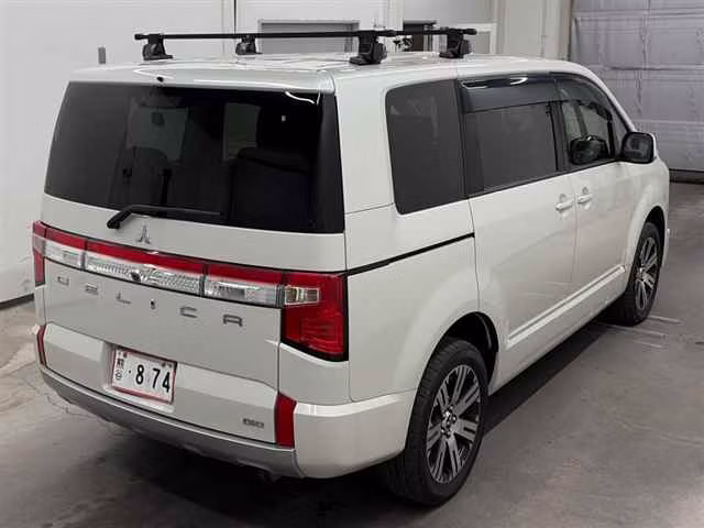 MITSUBISHI DELICA D:5