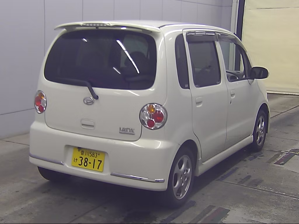 DAIHATSU MOVE LATTE