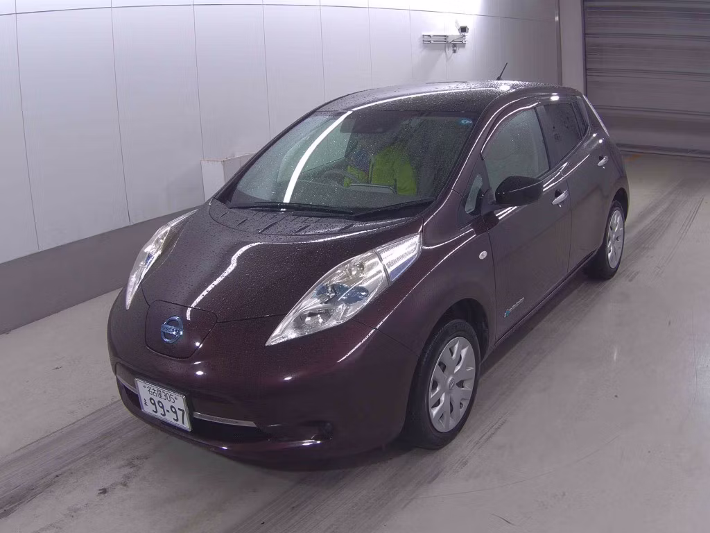 NISSAN LEAF