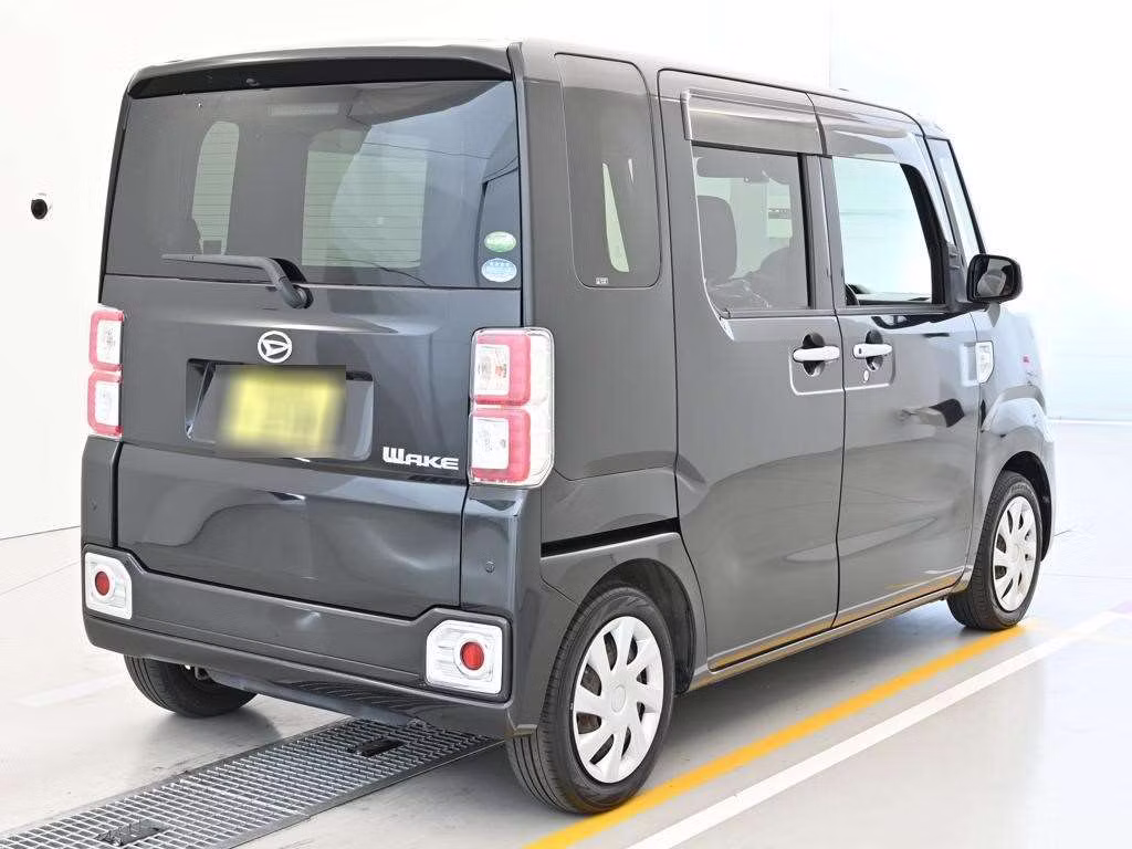 DAIHATSU WAKE
